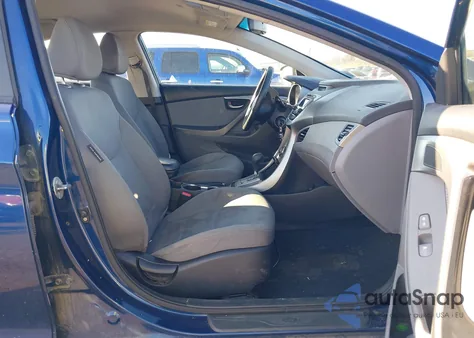 2013 Hyundai Elantra Gls z USA, uszkodzony, nr VIN KMHDH4AE8DU758870